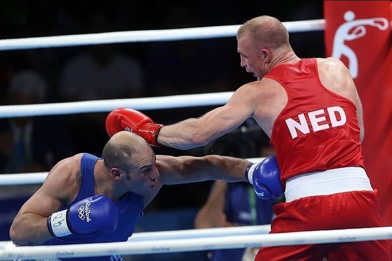 Olympic-style boxing bout